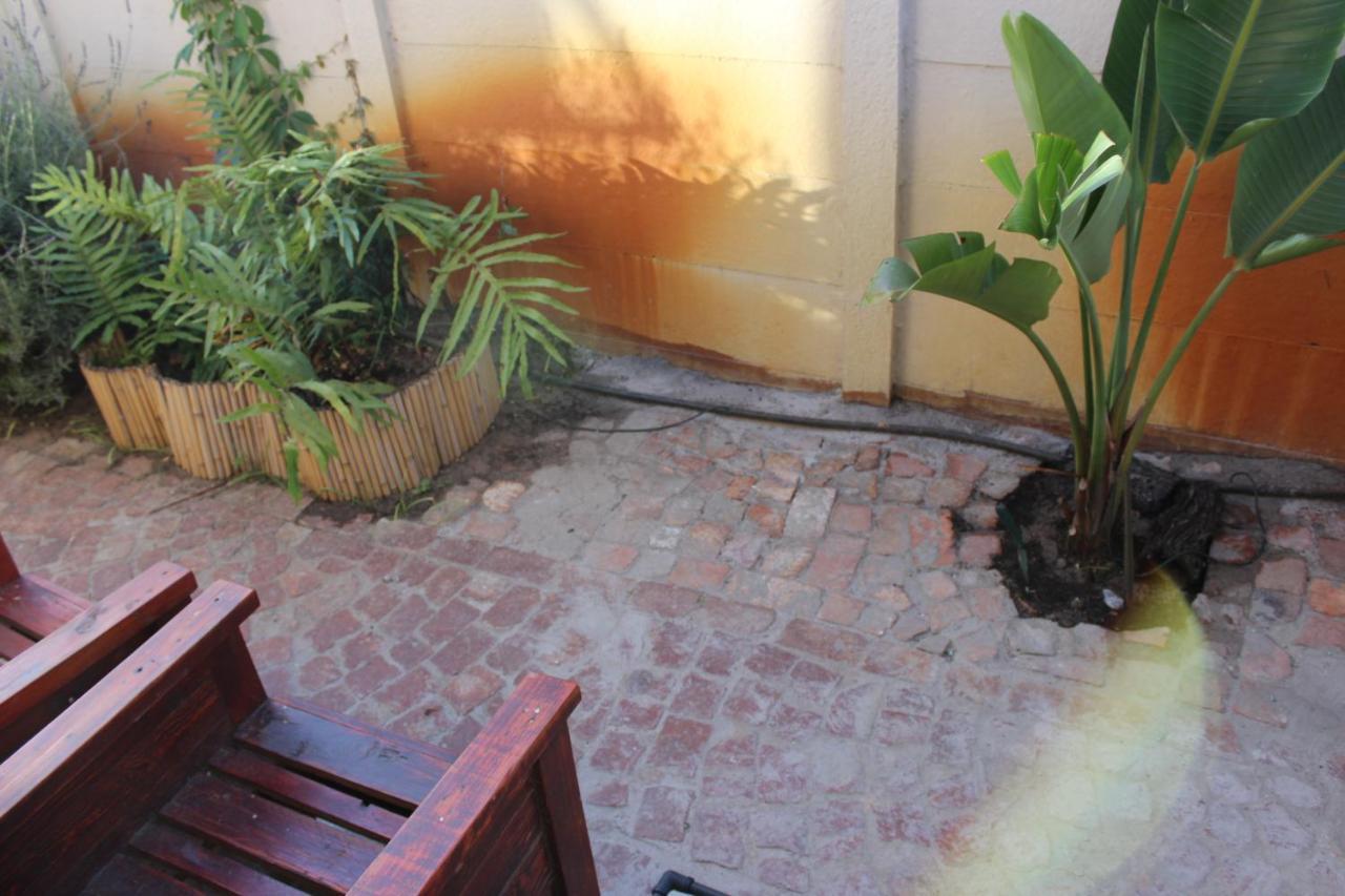 Amru Guesthouse B&B Brackenfell Exterior foto